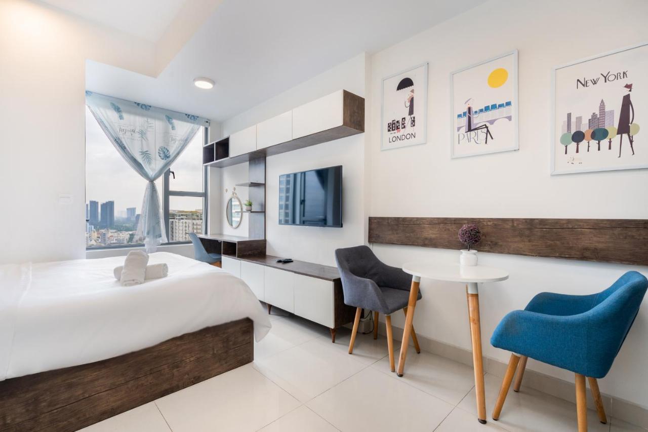 Harry'Home-River Gate- Swimming Pool- Free Pickup 5 Night Or More Ho Chi Minh City Bagian luar foto